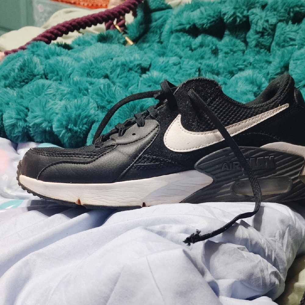 Nike Black and White Running Sneaker